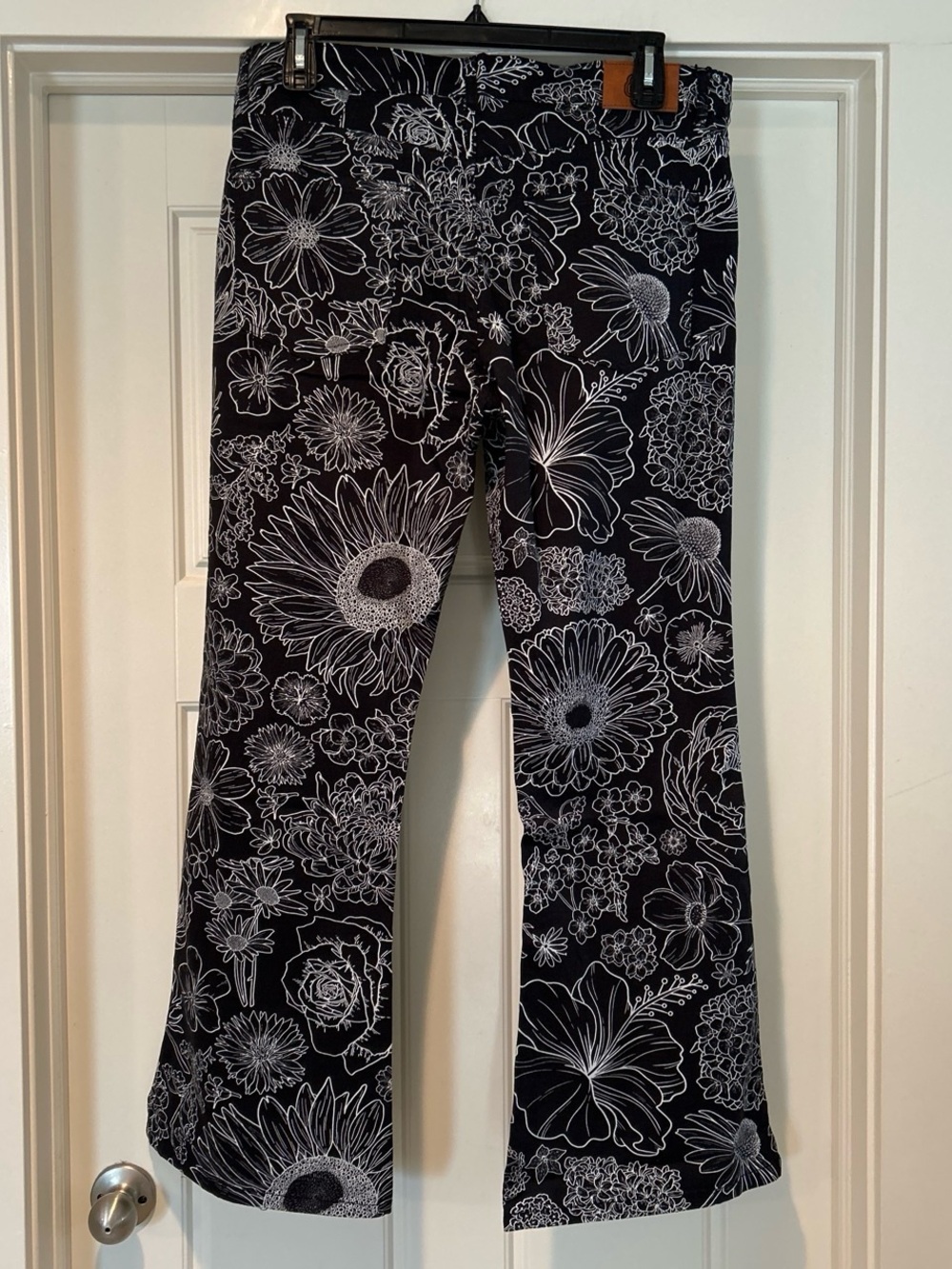 Black and White Floral Pants - Picture 6 of 6